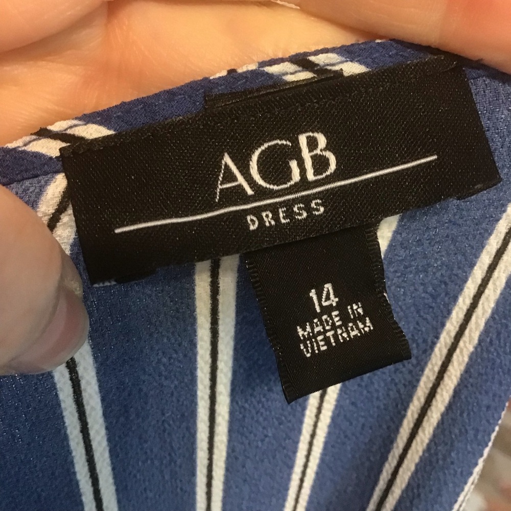AGB Women’s Blue Striped Short Sleeve V-neck Button Front Midi Belted Dress 14 - Picture 5 of 6